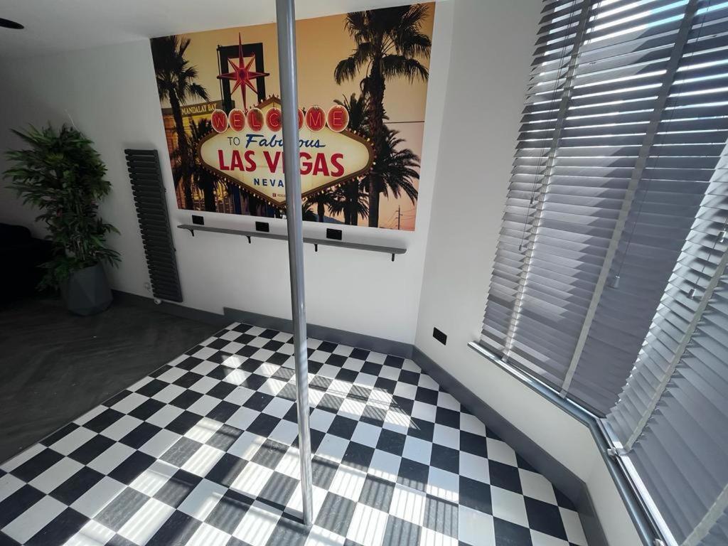 The White House Vegas Suites Blackpool Exteriör bild