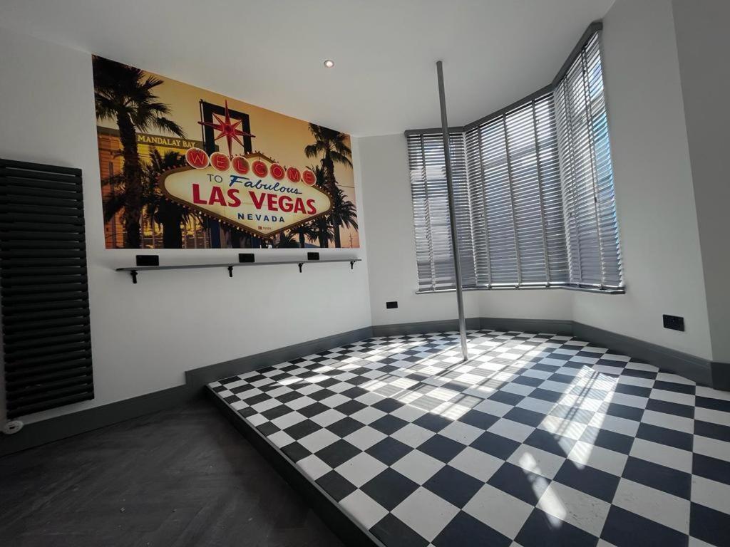 The White House Vegas Suites Blackpool Exteriör bild