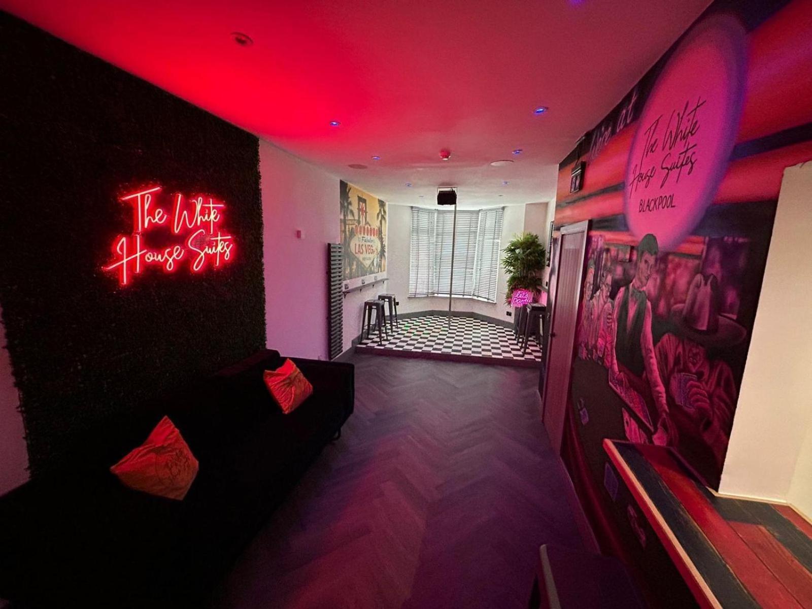 The White House Vegas Suites Blackpool Exteriör bild
